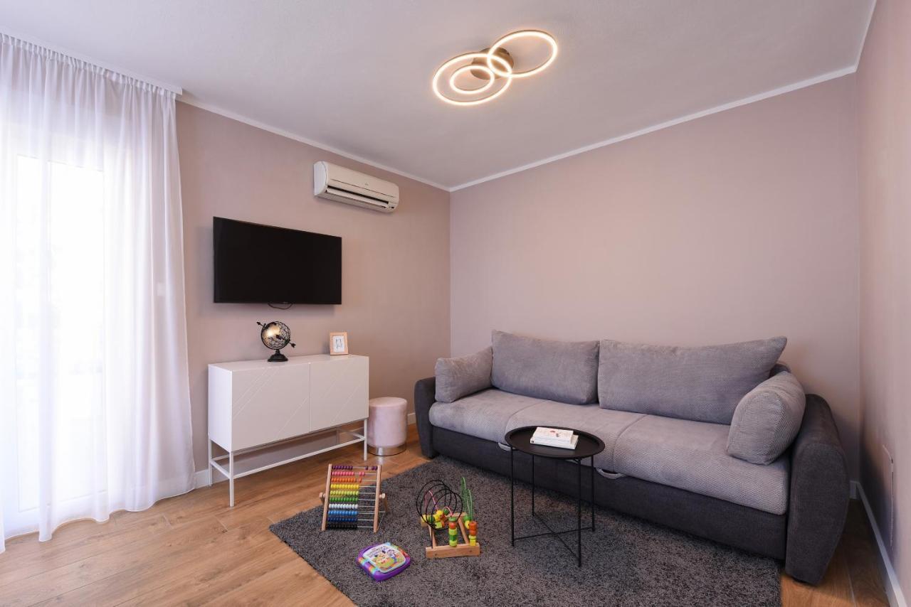 Malako Family Apartments Seline Esterno foto