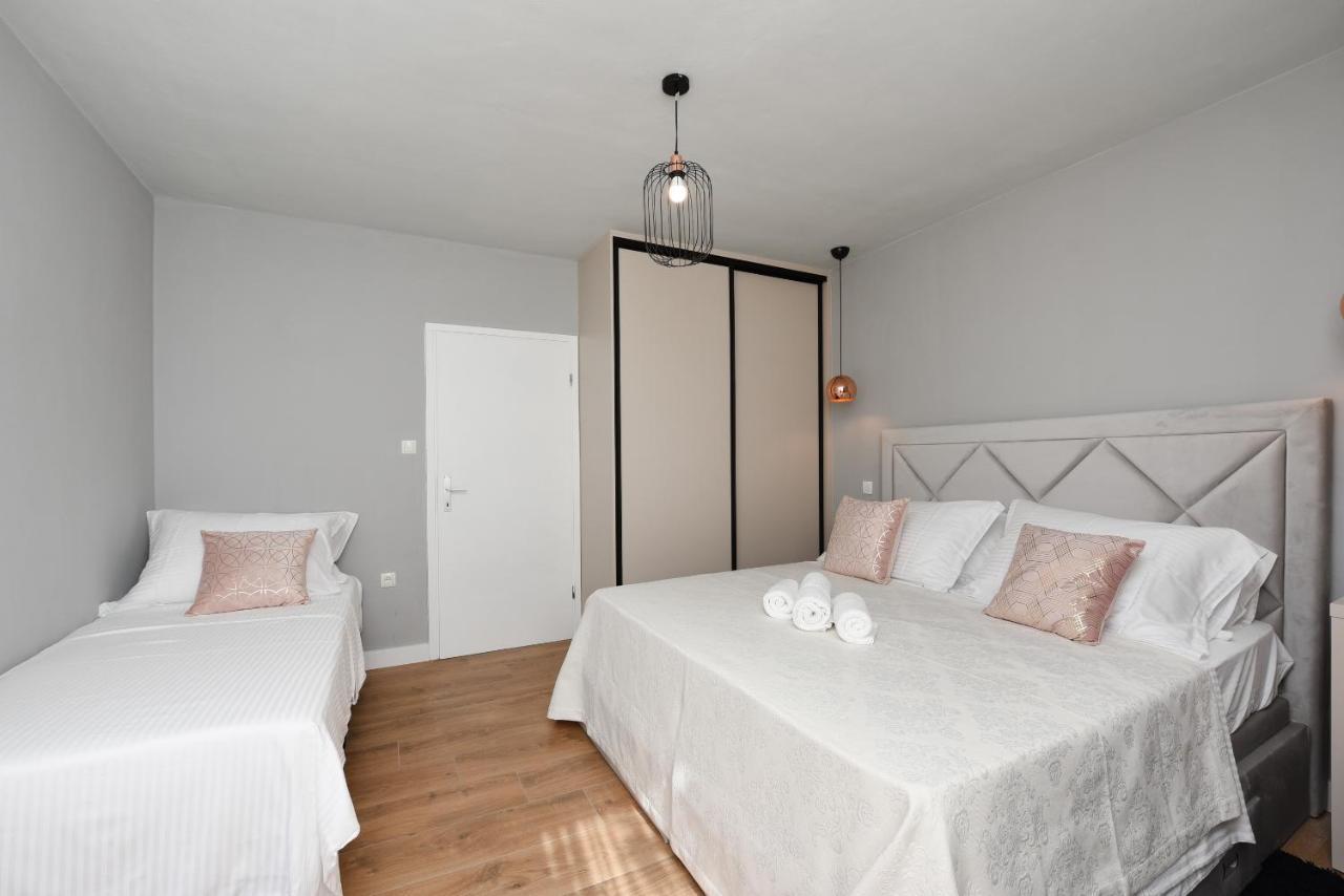 Malako Family Apartments Seline Esterno foto